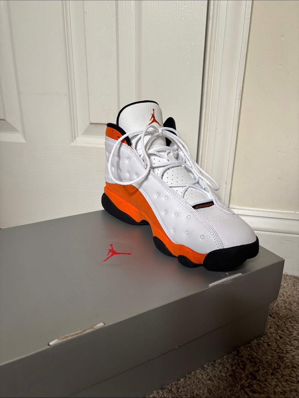 Air Jordan 13 Retro Mens size 9.5 White and Orange Basketball Shoe